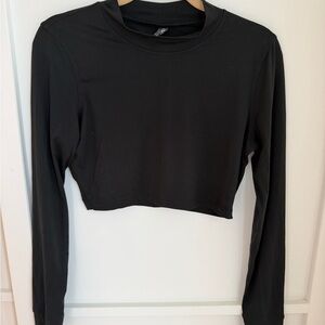 Vuori Black Long Sleeve Crop Top